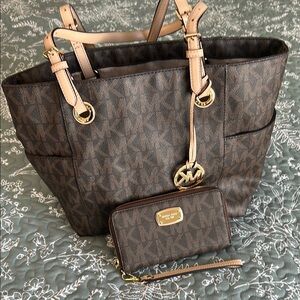 Michael Kors Brown Tote Bag and Wallet Set With Dust Bag